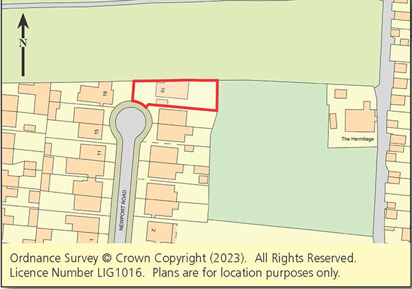 Lot: 56 - DETACHED CHALET-STYLE HOUSE IN NEED OF IMPROVEMENT - 